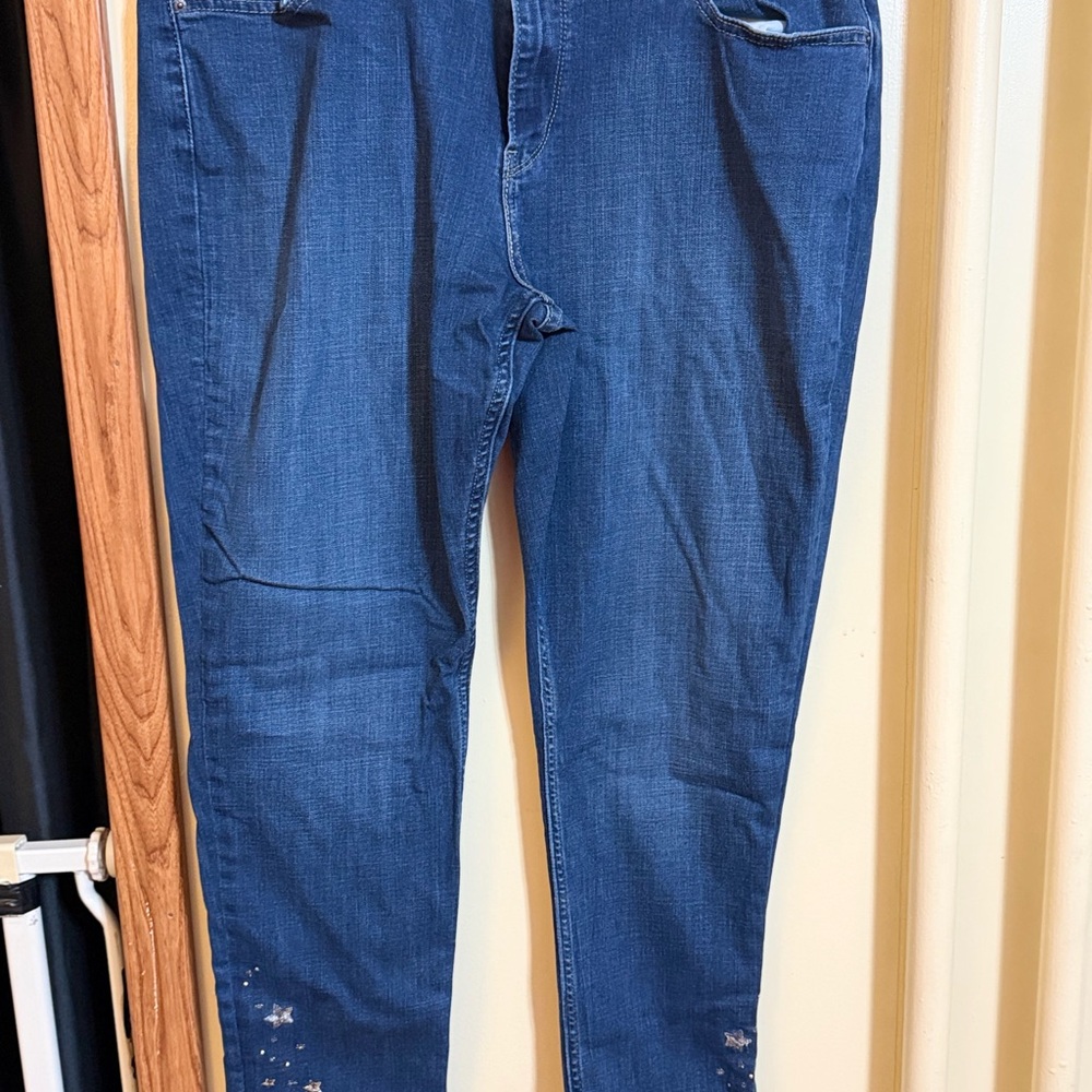 Woman’s Levi’s Skinny Blue Jeans